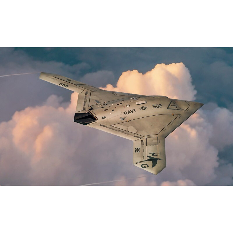 NORTHROP GRUMMAN X-47 B -1/72- Italeri 1421 NORTHROP GRUMMAN X-47 B -1/72- Italeri 1421
