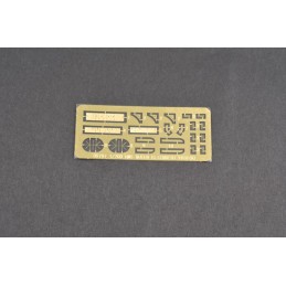 ACORAZADO H.M.S. WARSPITE (1915) -Escala 1/700- Trumpeter 05780 ACORAZADO H.M.S. WARSPITE (1915) -Escala 1/700- Trumpeter 05780