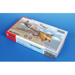 CURTISS P-40E Warhawk "Tigers and Sharks" -Escala 1/72- Special Hobby SH72529